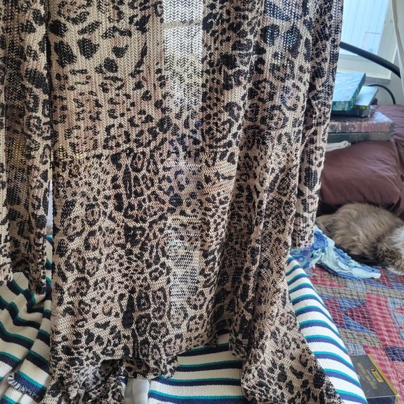 Cat Print Cover Thingy - Picture 3 of 4